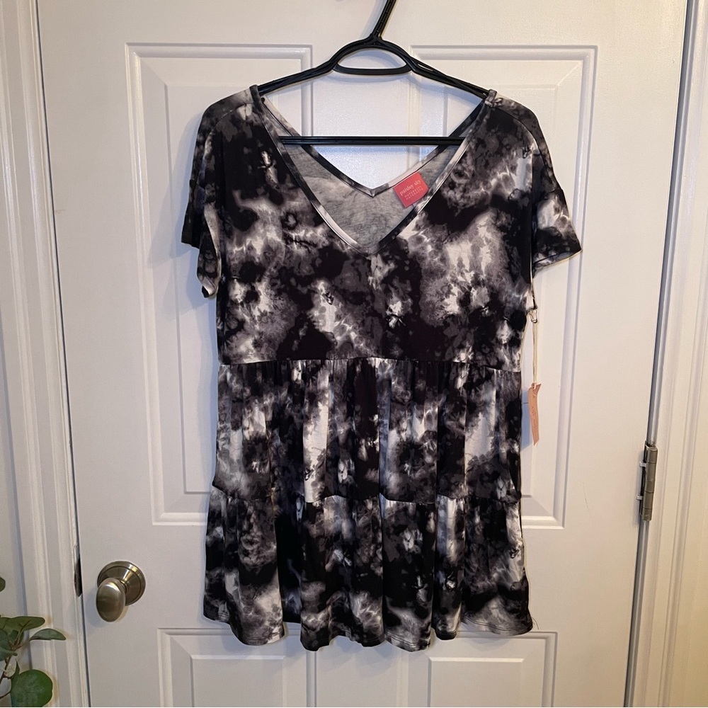 Paisley Sky Black and White Tie Dye Relaxed Maternity T-Shirt